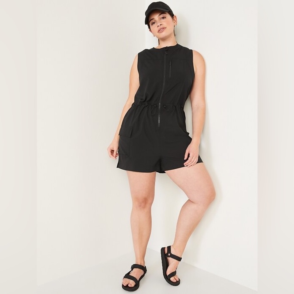NWT! Black StretchTech Sleeveless Zip-Front Cargo Romper - xxl